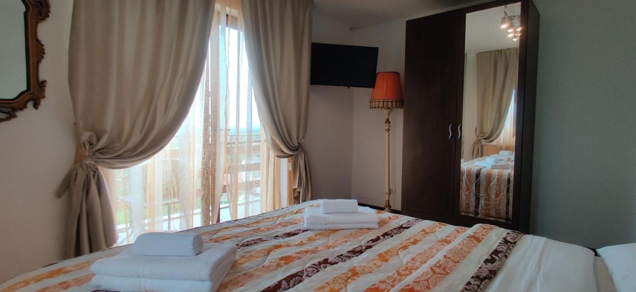 Vila Deal Sacele Exterior photo