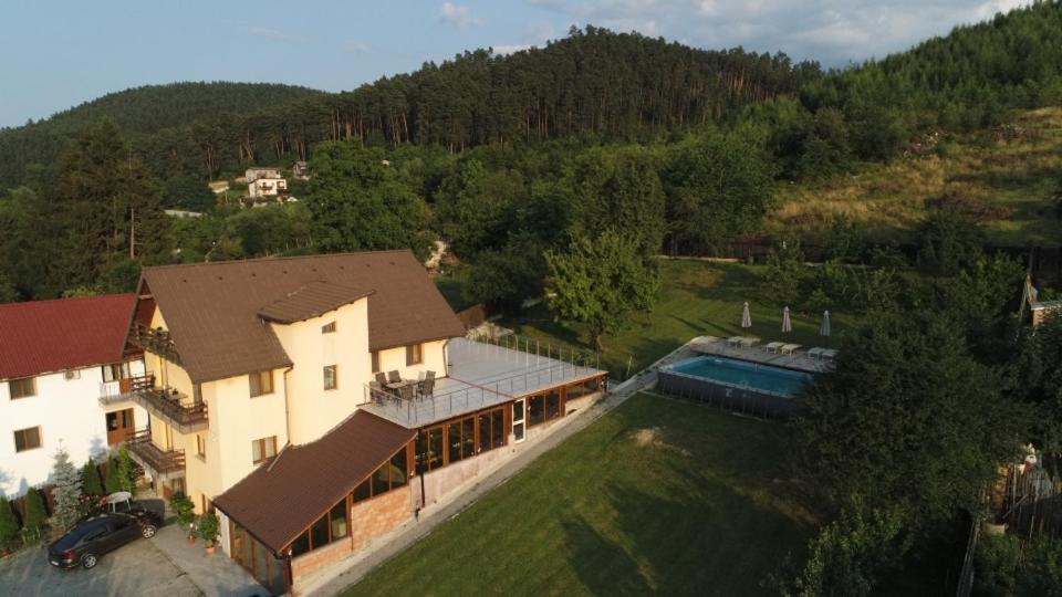 Vila Deal Sacele Exterior photo